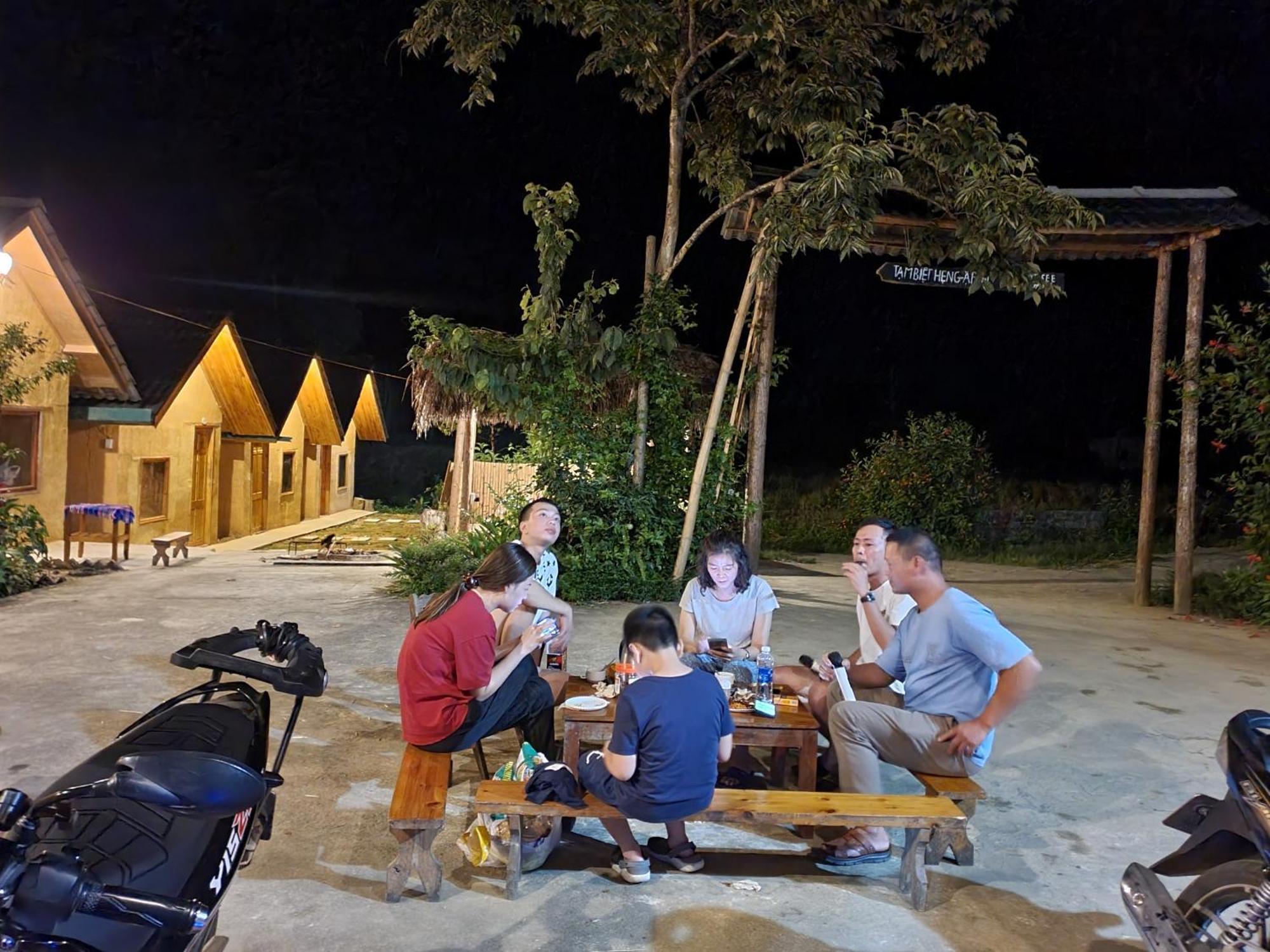 Hong Thu Homestay & Bungalow Quang Ba Quarto foto